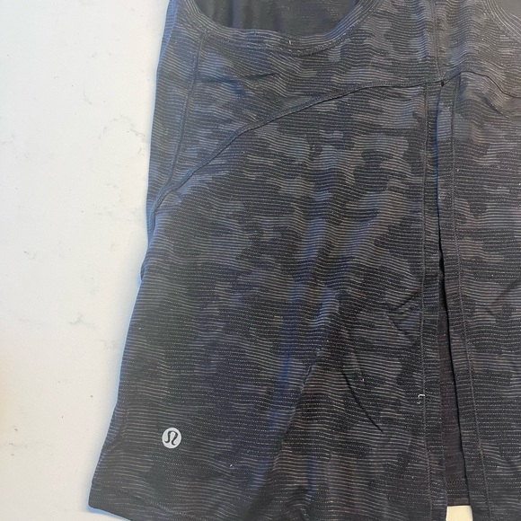 Lululemon tie back tank top-size 4 - Picture 3 of 3